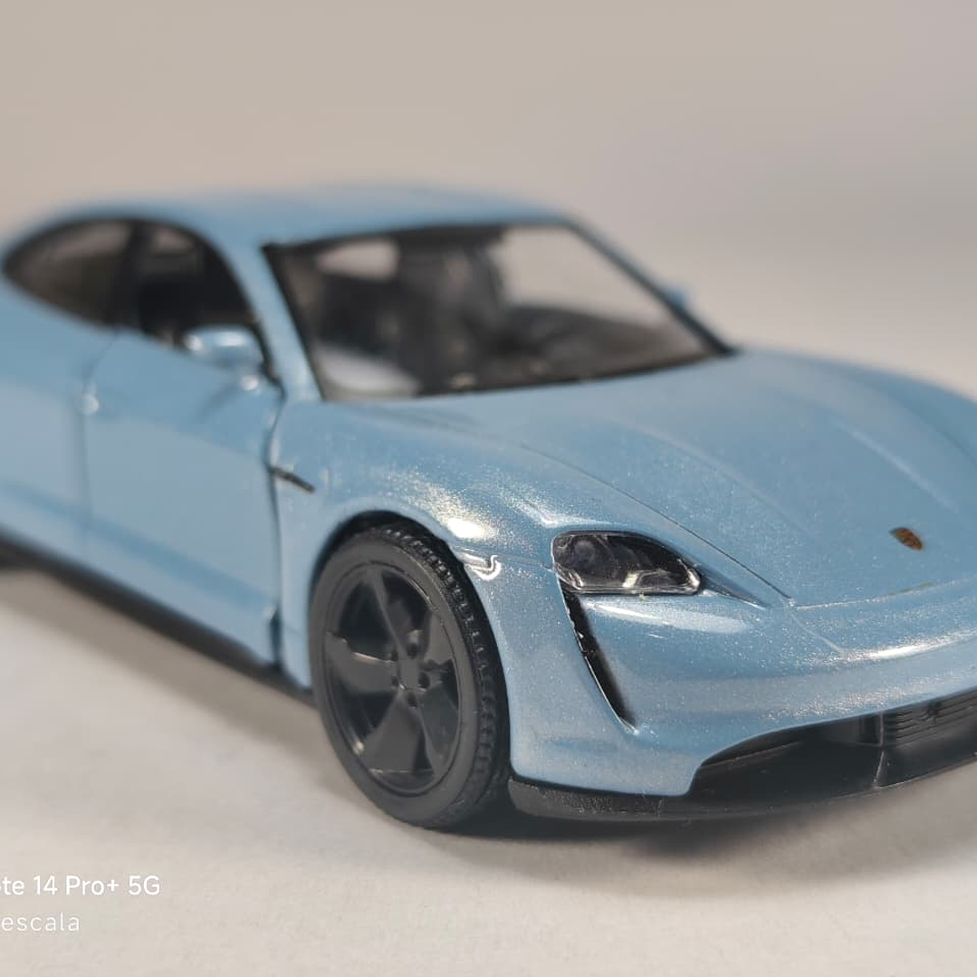 Porsche Taycan Turbo S, Welly, Escala 1-36 1
