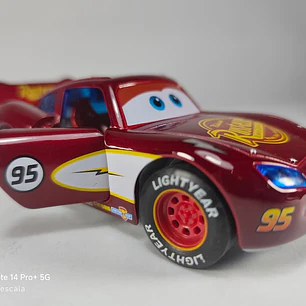 Rayo Mcqueen 1/32 Carro de juguete con luces y sonido