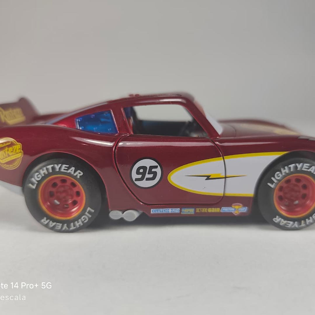 Rayo Mcqueen 1/32 Carro de juguete con luces y sonido 8