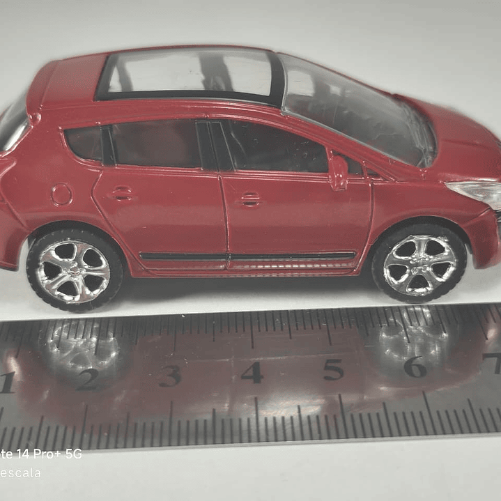 Peugeot 3008 , Escala 1/64 Marca Norev 4