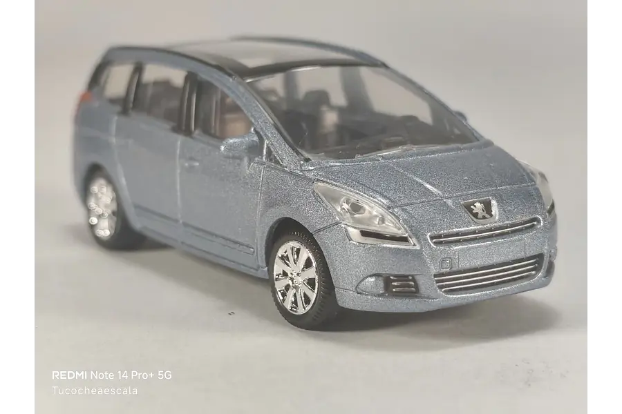 Peugeot 5008 , Escala 1/64 Marca Norev