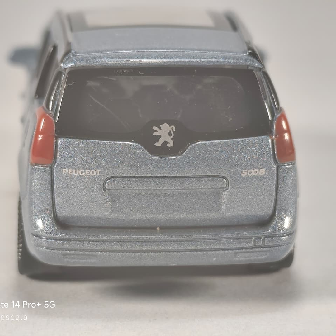 Peugeot 5008 , Escala 1/64 Marca Norev 4