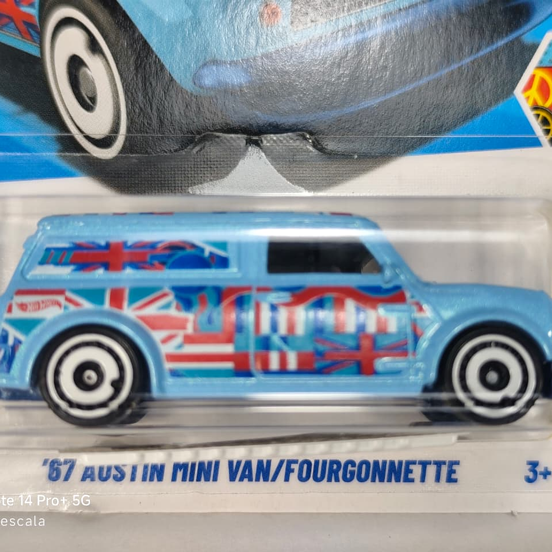 Austin Mini Morris Van 1967 Hot Wheels 1/64 1