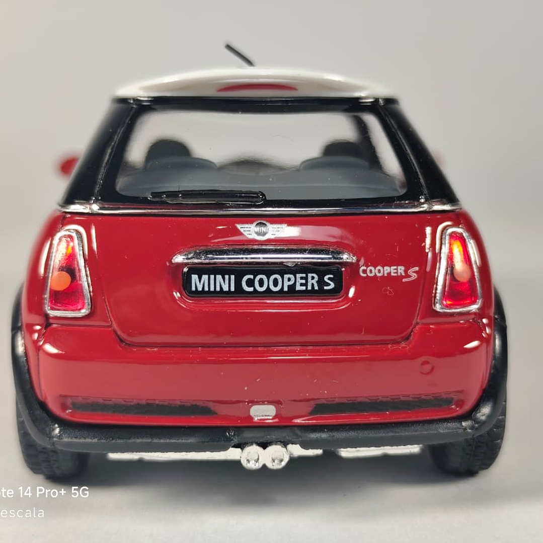 Mini Cooper S ROJO,  Escala 1/28 marca kinsmart   5