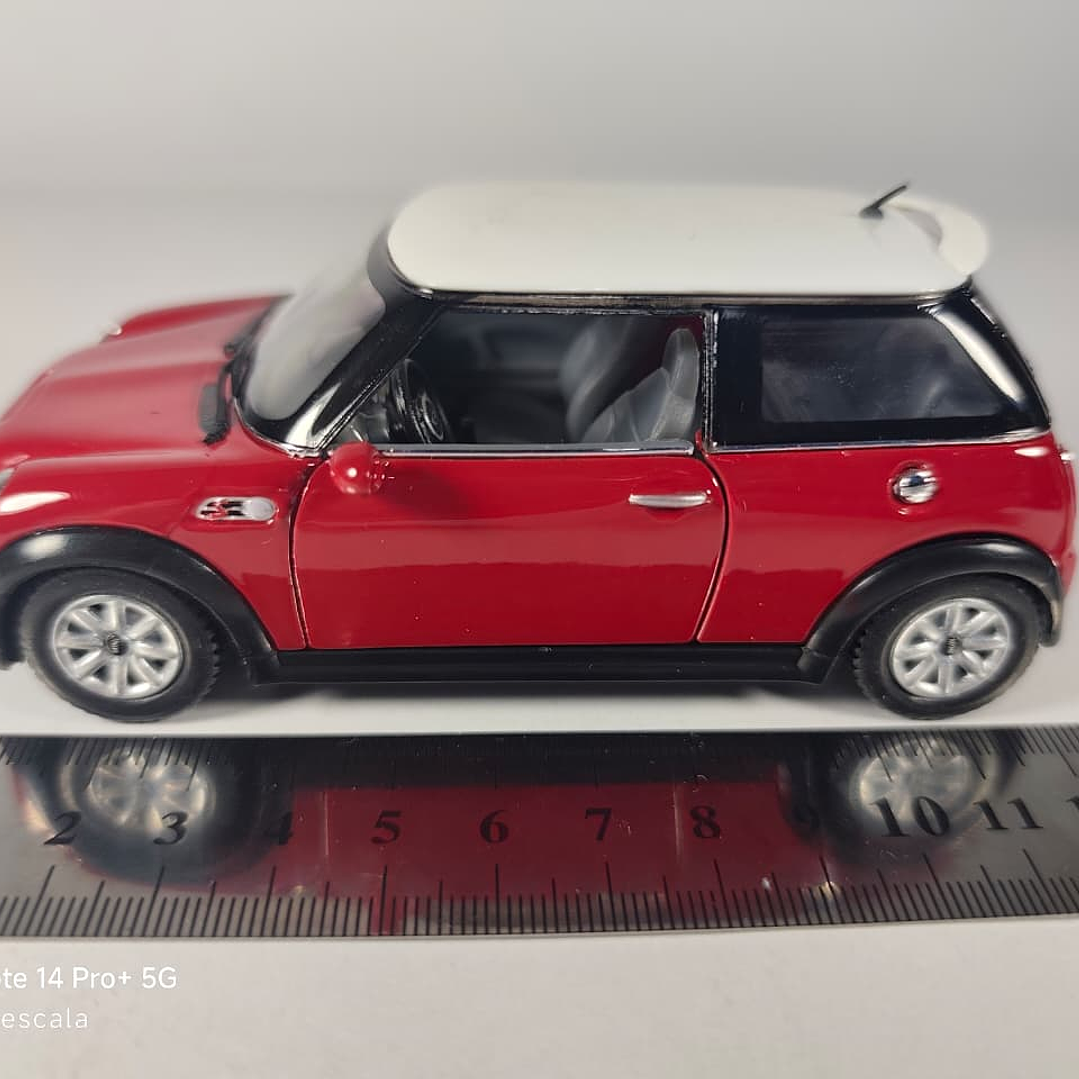 Mini Cooper S ROJO,  Escala 1/28 marca kinsmart   6