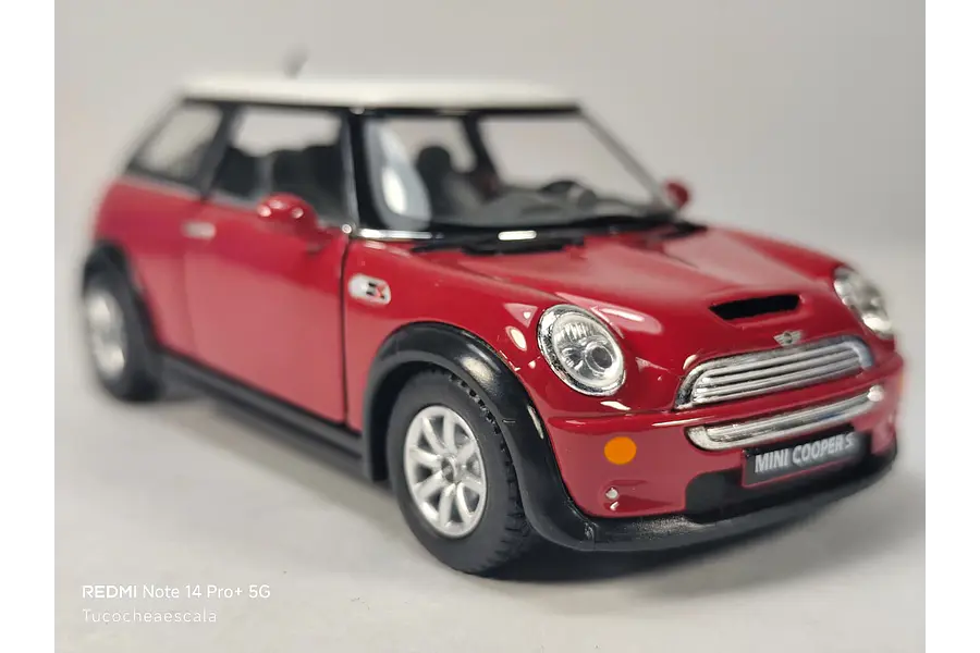 Mini Cooper S ROJO,  Escala 1/28 marca kinsmart  