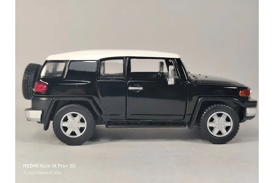 Toyota Fj Cruiser Escala 1/36 negro MARCA KINSMART 