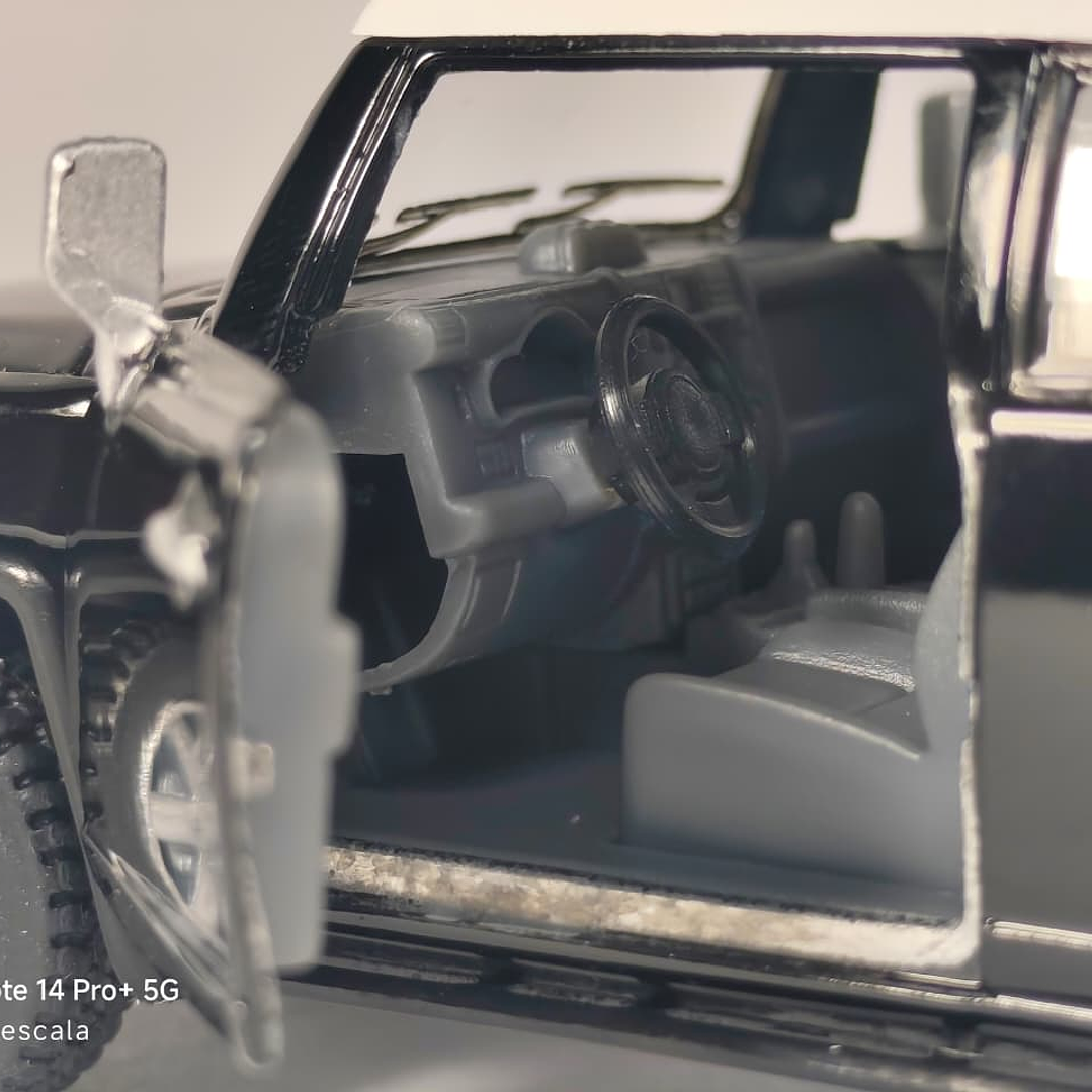 Toyota Fj Cruiser Escala 1/36 negro MARCA KINSMART  2