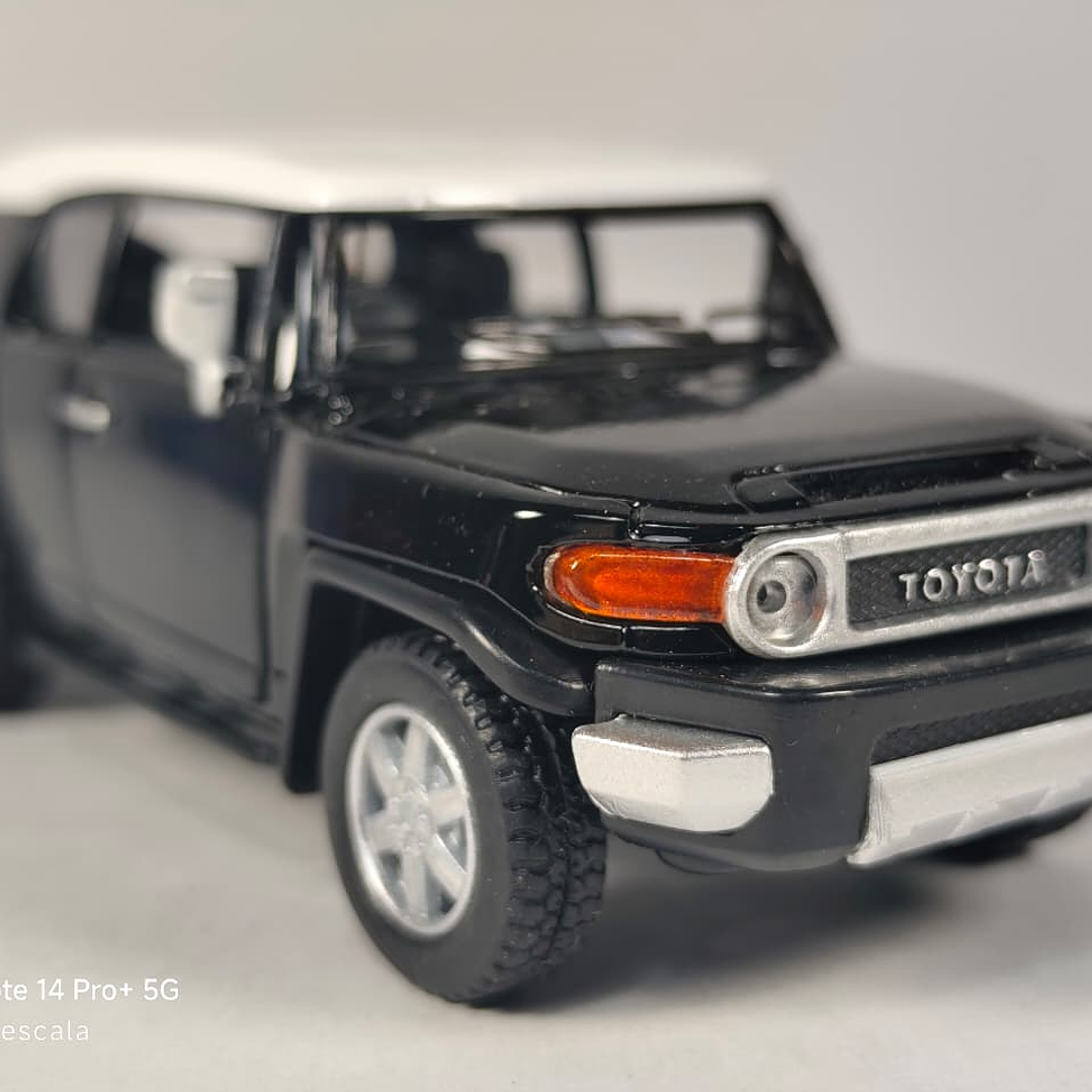 Toyota Fj Cruiser Escala 1/36 negro MARCA KINSMART  3