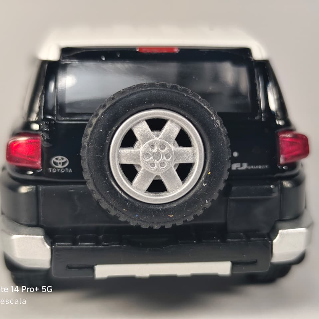 Toyota Fj Cruiser Escala 1/36 negro MARCA KINSMART  5