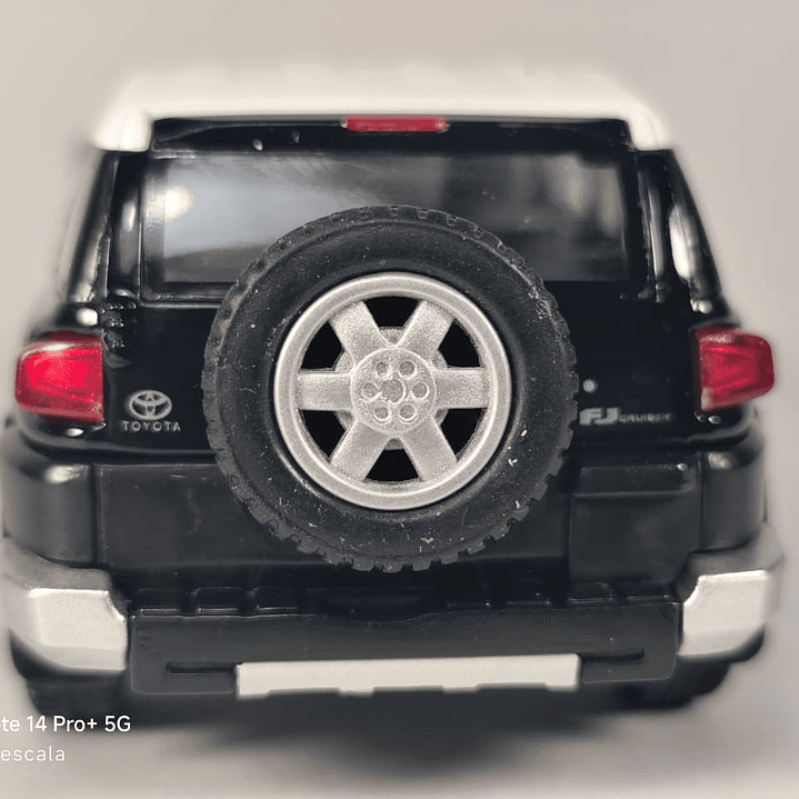 Toyota Fj Cruiser Escala 1/36 negro MARCA KINSMART  5