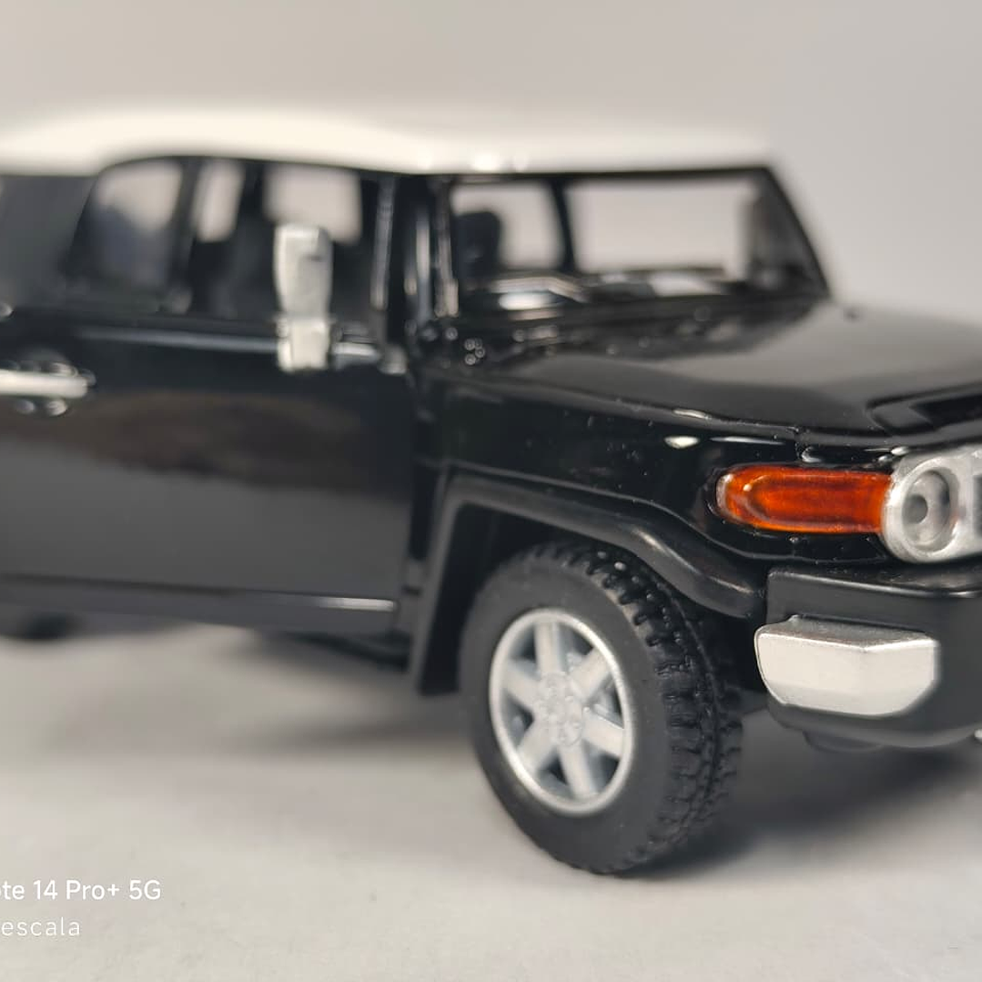 Toyota Fj Cruiser Escala 1/36 negro MARCA KINSMART  6