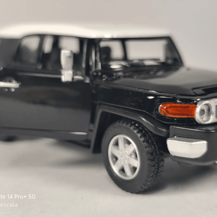 Toyota Fj Cruiser Escala 1/36 negro MARCA KINSMART  6