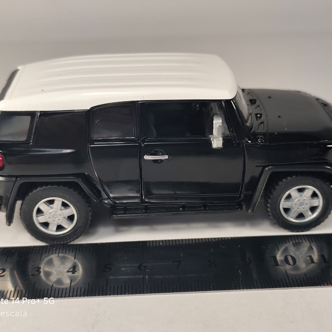 Toyota Fj Cruiser Escala 1/36 negro MARCA KINSMART  7