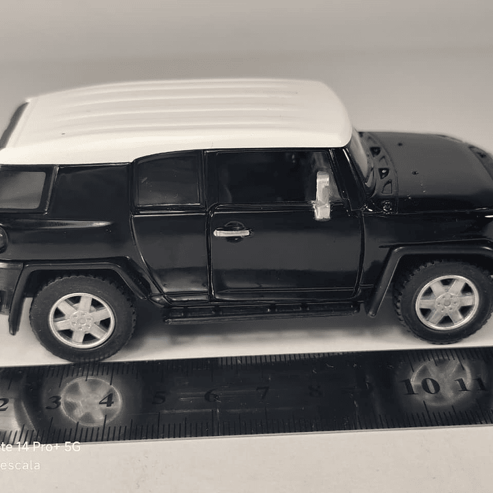 Toyota Fj Cruiser Escala 1/36 negro MARCA KINSMART  7
