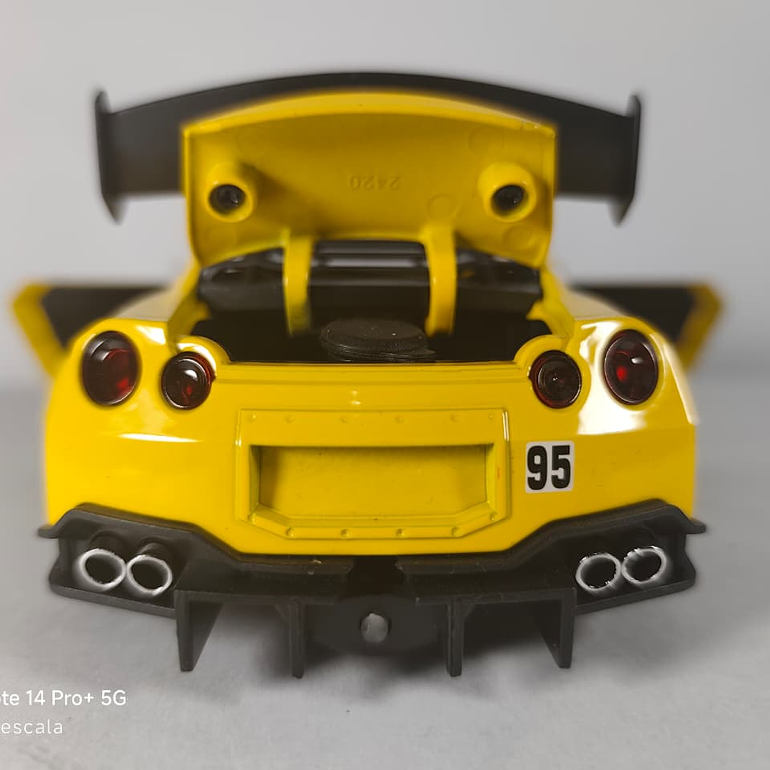 Nissan Skyline Gtr R 35 Escala 1/24 ,Chino  2
