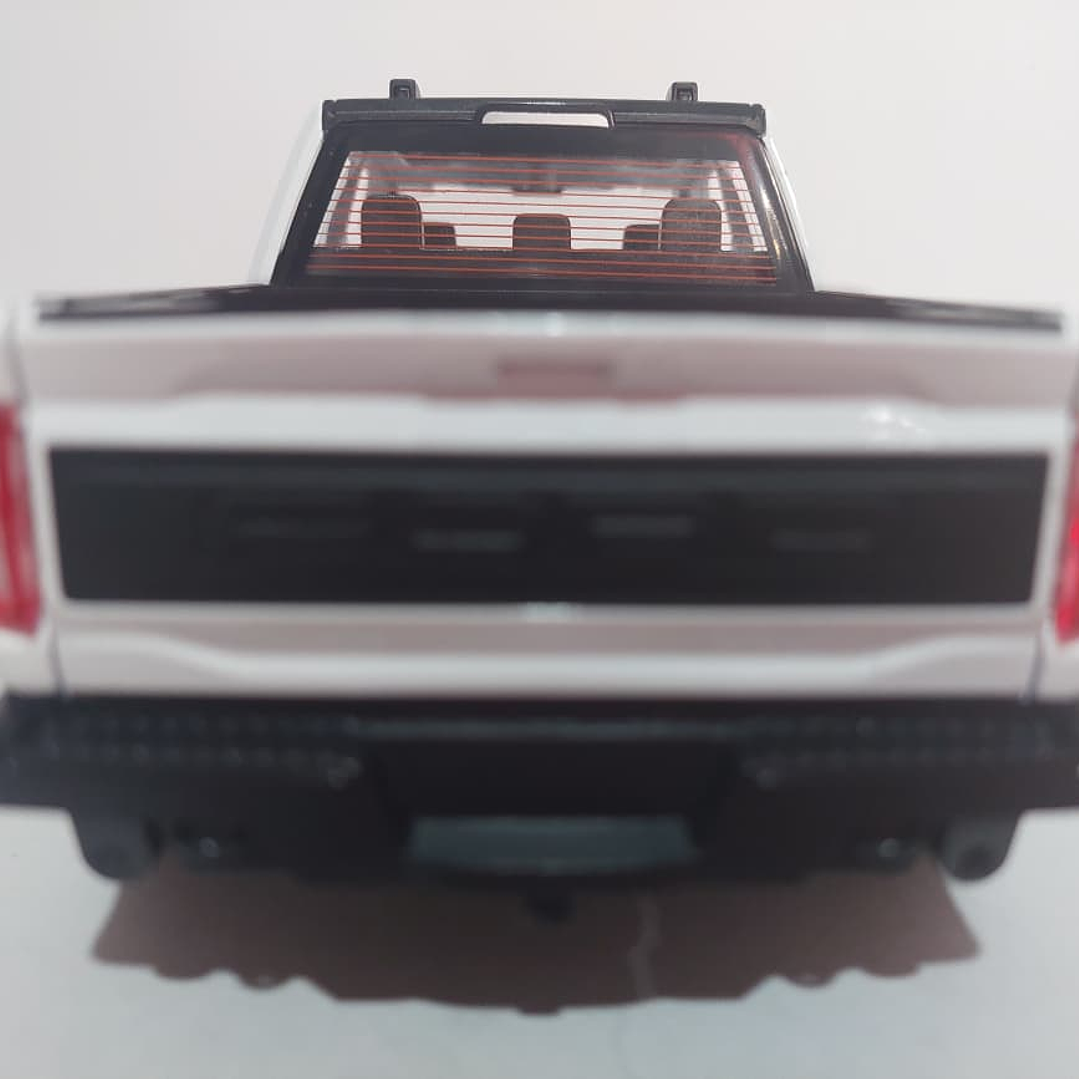 Ford F150 Raptor Blanca Marca China 1-24 luces LED 5