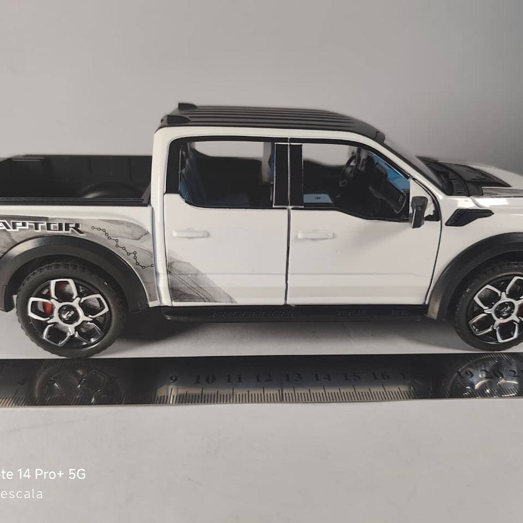 Ford F150 Raptor Blanca Marca China 1-24 luces LED 6