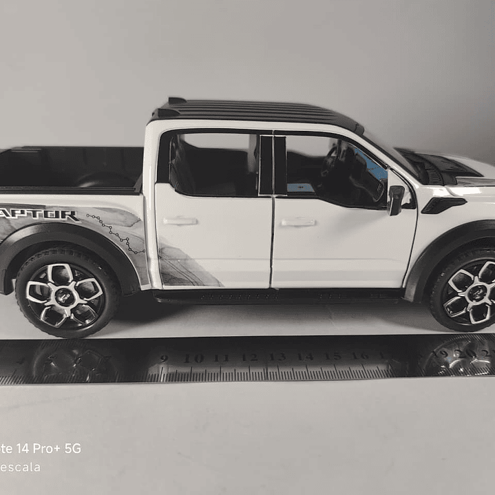 Ford F150 Raptor Blanca Marca China 1-24 luces LED 6