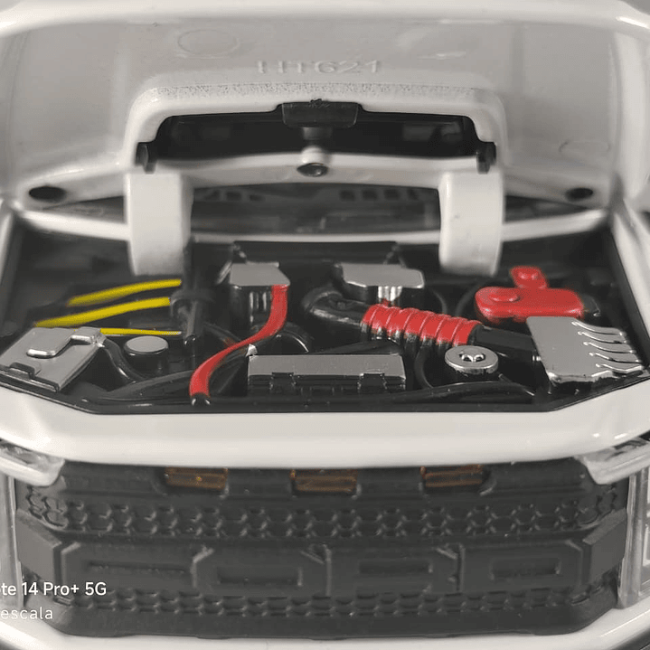 Ford F150 Raptor Blanca Marca China 1-24 luces LED 13