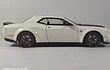 DODGE challenger  SRT Escala 1/24 Marca China LUCES LED