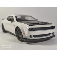 DODGE challenger  SRT Escala 1/24 Marca China LUCES LED
