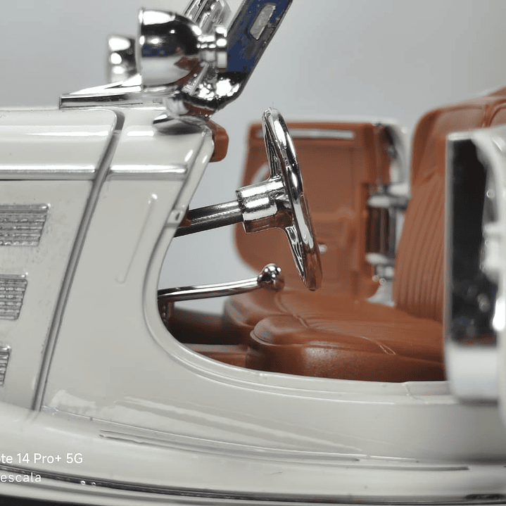 MERCEDES BENZ 500 K ESCALA 1/24 MARCA CHINA LUCES LED 4