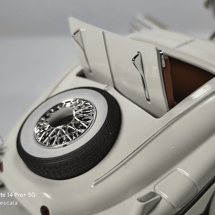 MERCEDES BENZ 500 K ESCALA 1/24 MARCA CHINA LUCES LED 6