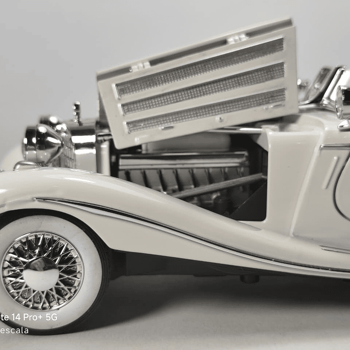 MERCEDES BENZ 500 K ESCALA 1/24 MARCA CHINA LUCES LED 8