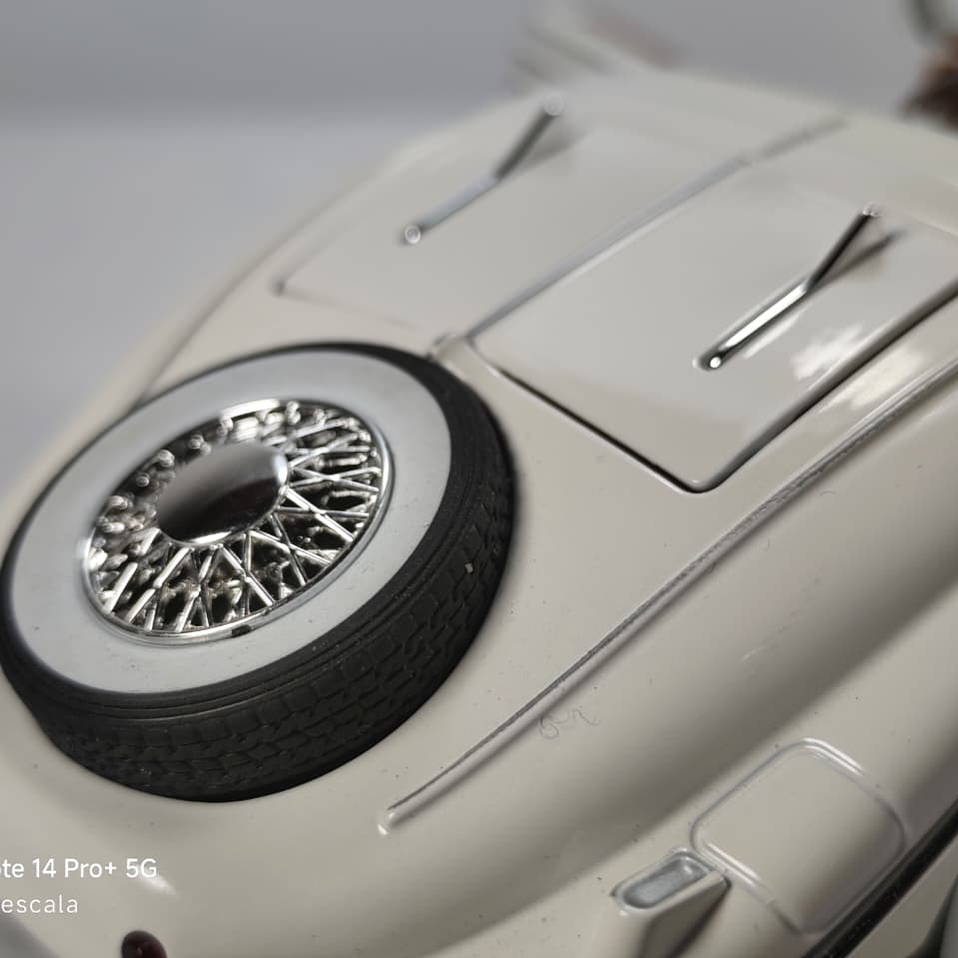 MERCEDES BENZ 500 K ESCALA 1/24 MARCA CHINA LUCES LED 9