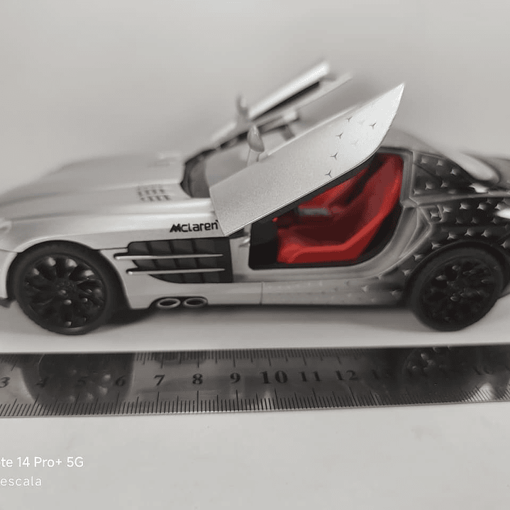 MERCEDES BENZ SLR MCLAREN PLATEADO 1-24 MARCA NEWAO 3