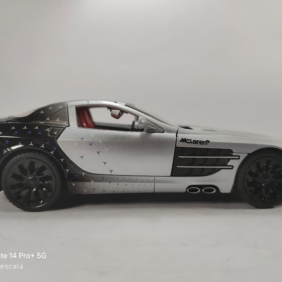 MERCEDES BENZ SLR MCLAREN PLATEADO 1-24 MARCA NEWAO 4