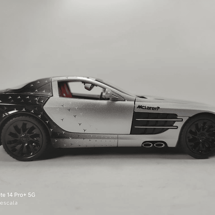 MERCEDES BENZ SLR MCLAREN PLATEADO 1-24 MARCA NEWAO 4