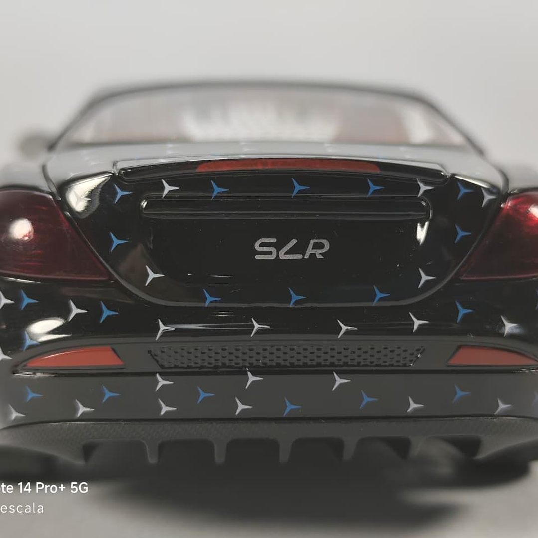 MERCEDES BENZ SLR MCLAREN PLATEADO 1-24 MARCA NEWAO 5