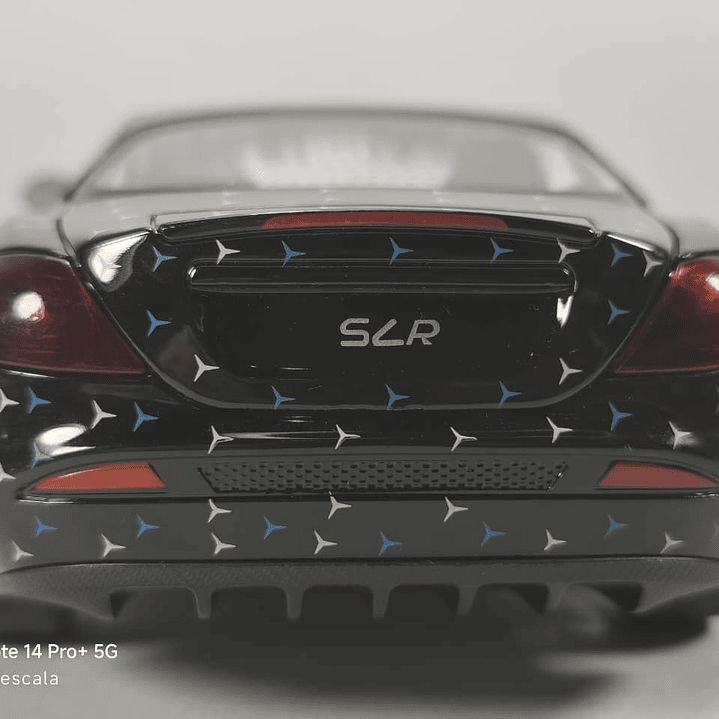 MERCEDES BENZ SLR MCLAREN PLATEADO 1-24 MARCA NEWAO 5