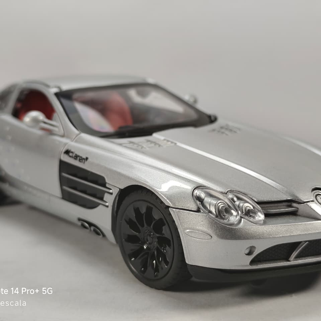 MERCEDES BENZ SLR MCLAREN PLATEADO 1-24 MARCA NEWAO 1