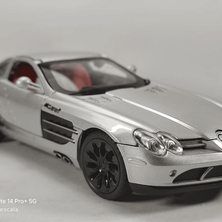MERCEDES BENZ SLR MCLAREN PLATEADO 1-24 MARCA NEWAO 1