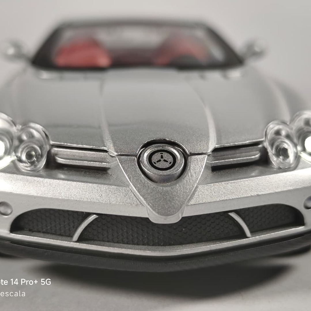 MERCEDES BENZ SLR MCLAREN PLATEADO 1-24 MARCA NEWAO 6