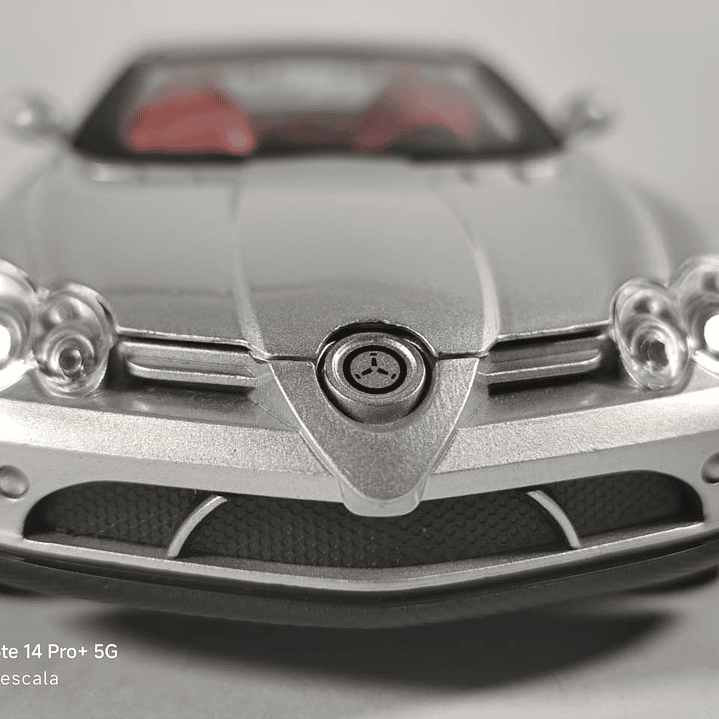MERCEDES BENZ SLR MCLAREN PLATEADO 1-24 MARCA NEWAO 6