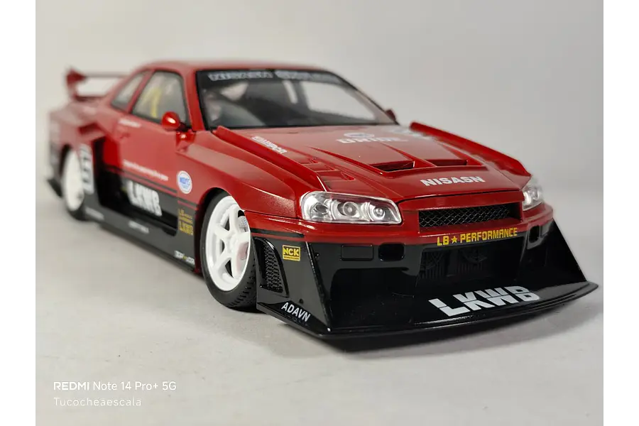 Nissan Skyline Gtr LKWB ESCALA 1:24 MARCA JINLIFANG, ROJO