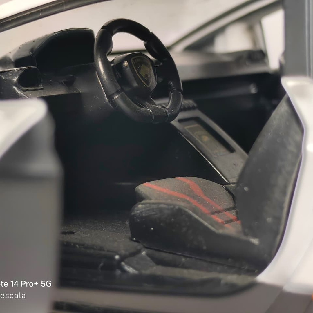 Lamborghini Huracán Blanco l 1/24 Marca Jinglifang Luces Led 4