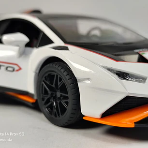 Lamborghini Huracán Blanco l 1/24 Marca Jinglifang Luces Led