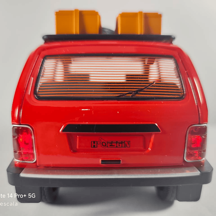 Lada Niva 2121, Escala 1:24 Marca China Luces LED 9