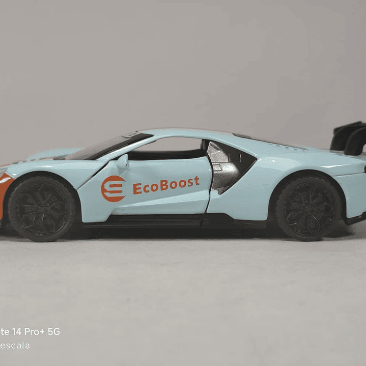 FORD GT ECO BOST ESCALA 1:32 MARCA NEWAO LUCES LED  3