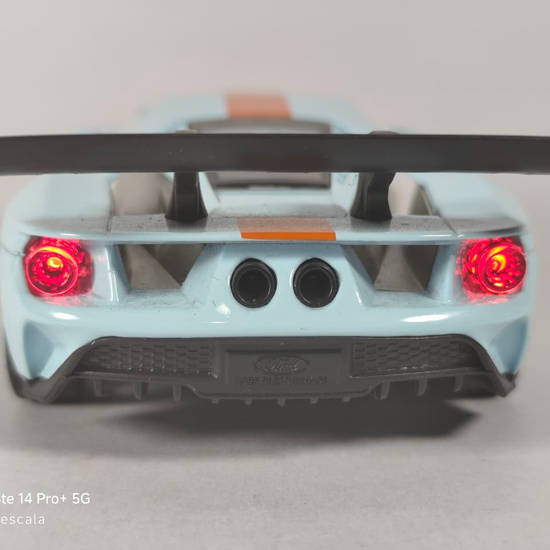 FORD GT ECO BOST ESCALA 1:32 MARCA NEWAO LUCES LED  6