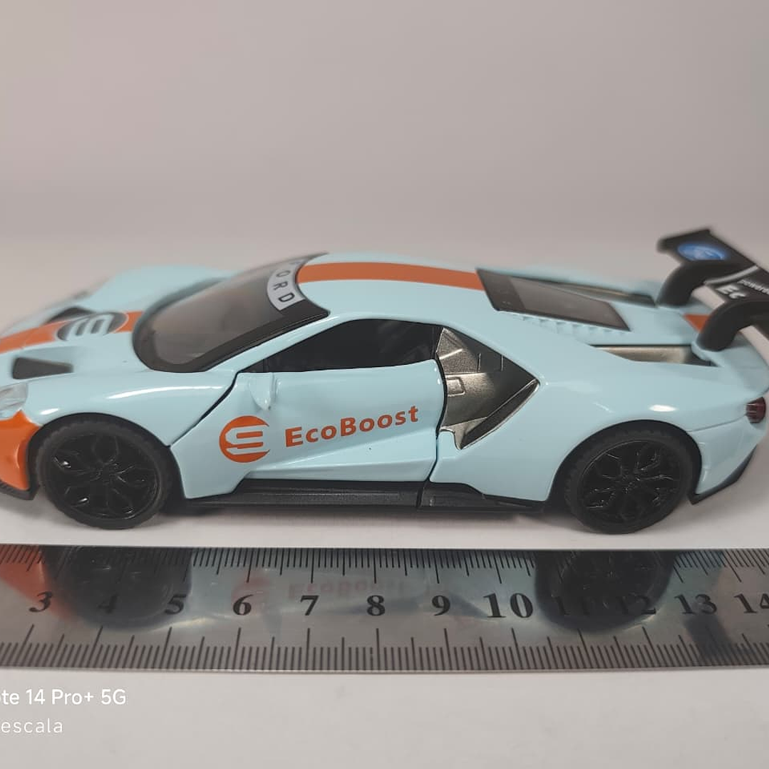 FORD GT ECO BOST ESCALA 1:32 MARCA NEWAO LUCES LED  7