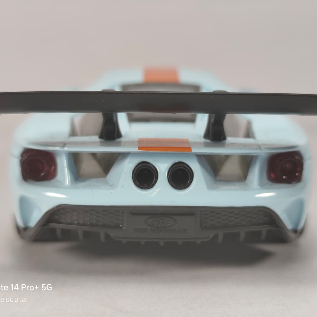 FORD GT ECO BOST ESCALA 1:32 MARCA NEWAO LUCES LED  8