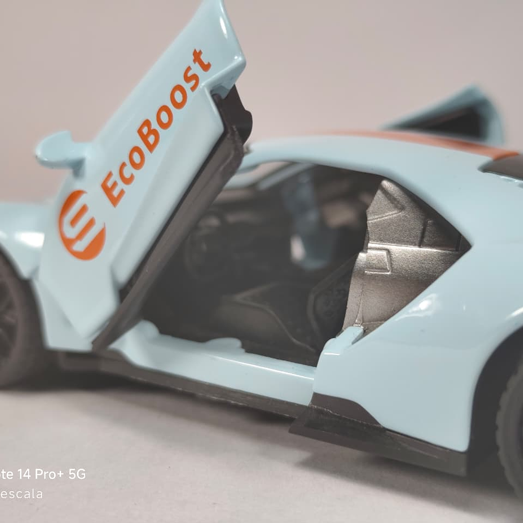 FORD GT ECO BOST ESCALA 1:32 MARCA NEWAO LUCES LED  11