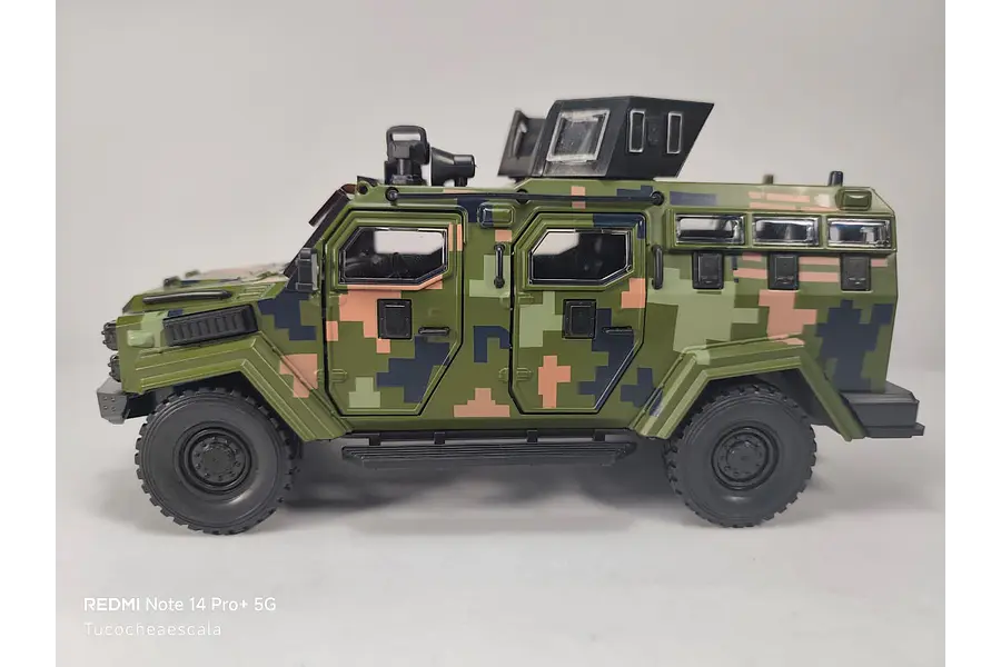 OshKosh M ATV vehiculo militar , Escala 1-32 marca China 