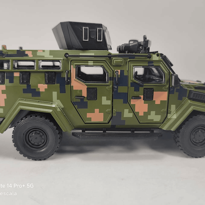OshKosh M ATV vehiculo militar , Escala 1-32 marca China  6